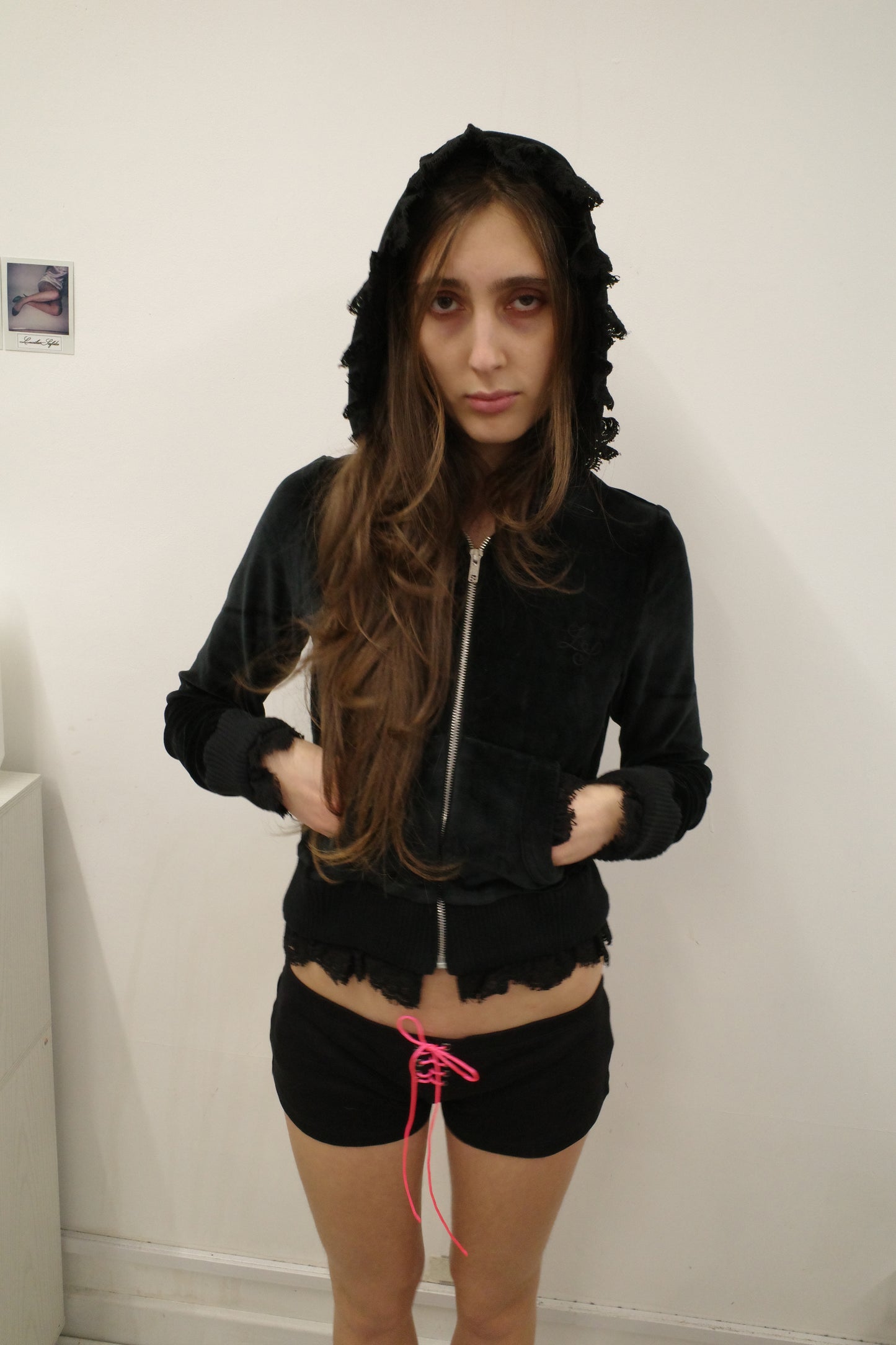 Nowhere zip up hoodie black