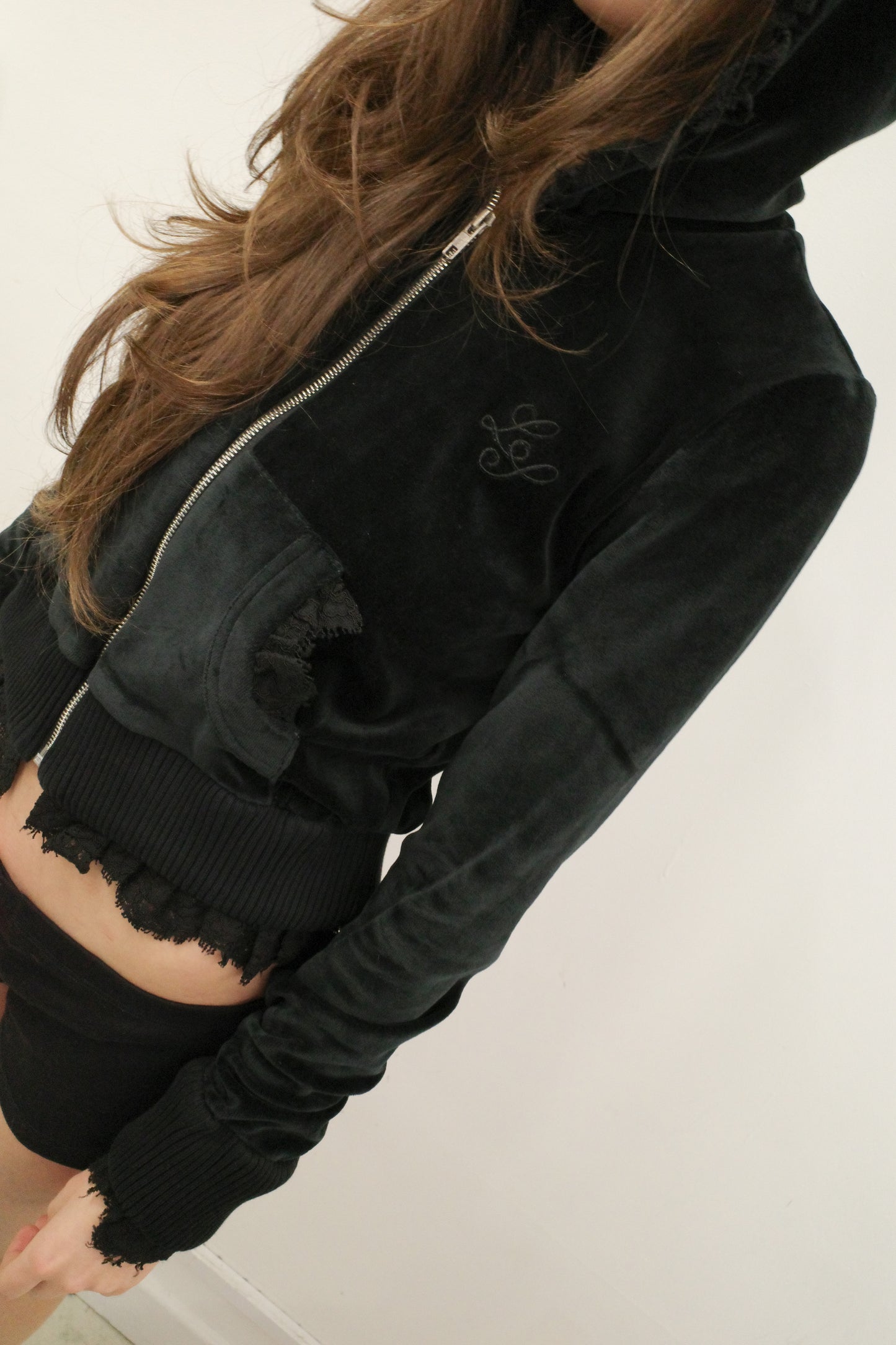 Nowhere zip up hoodie black