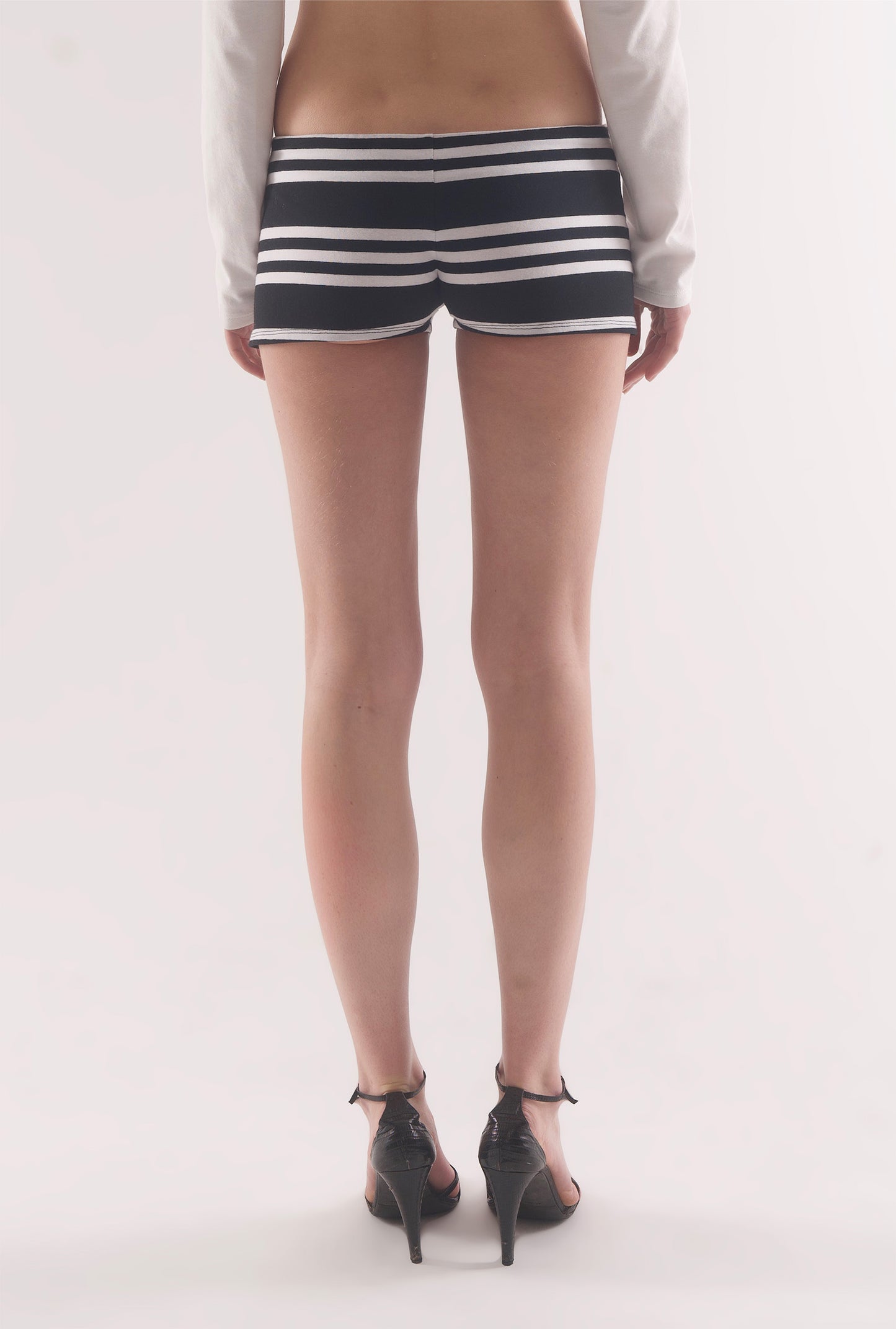Cleo shorts - black stripes
