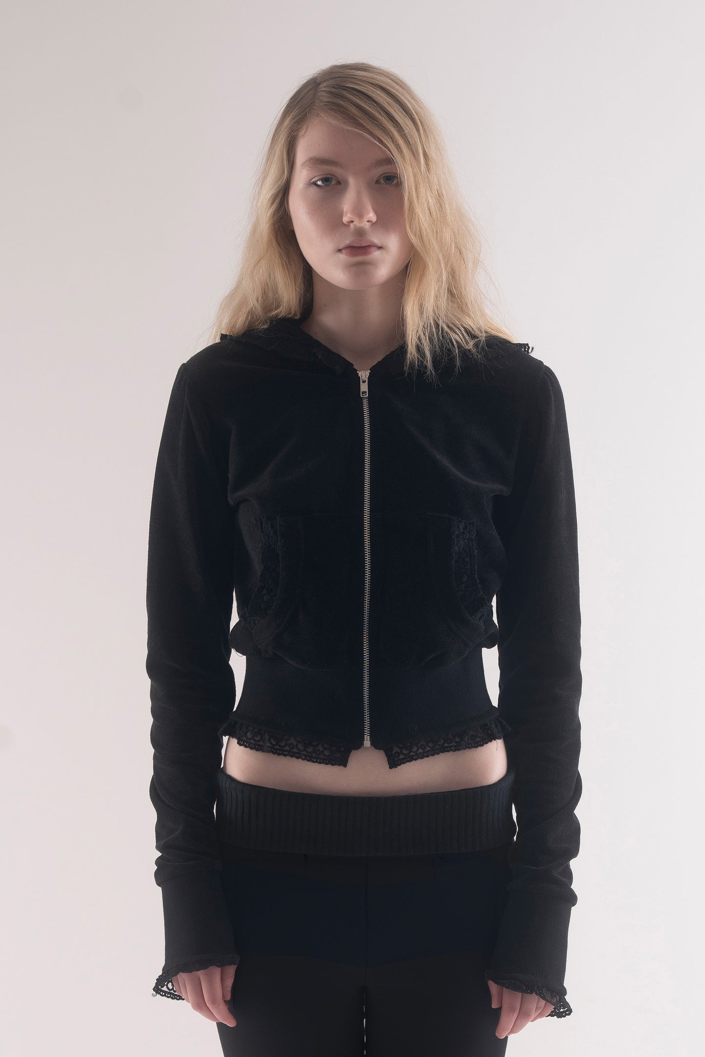 Nowhere zip up hoodie black